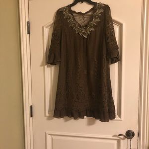 Pretty Angel top.  Sz large.